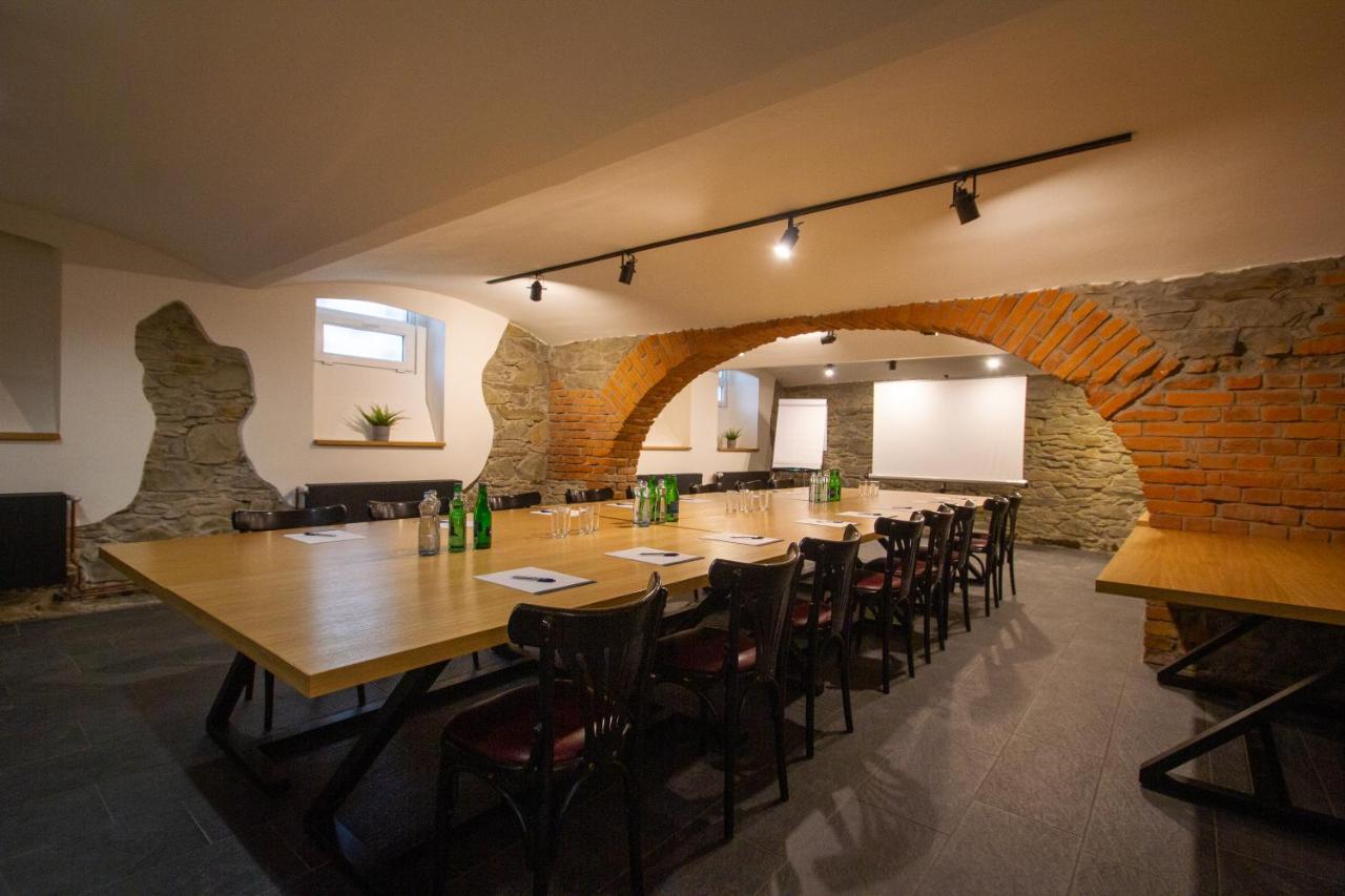 Dobre Misto Hotel Krnov Ngoại thất bức ảnh