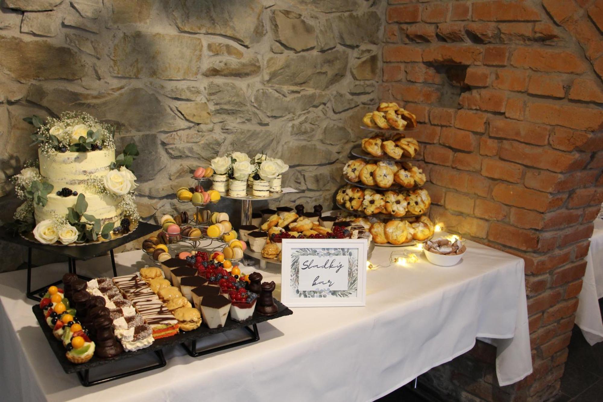 Dobre Misto Hotel Krnov Ngoại thất bức ảnh