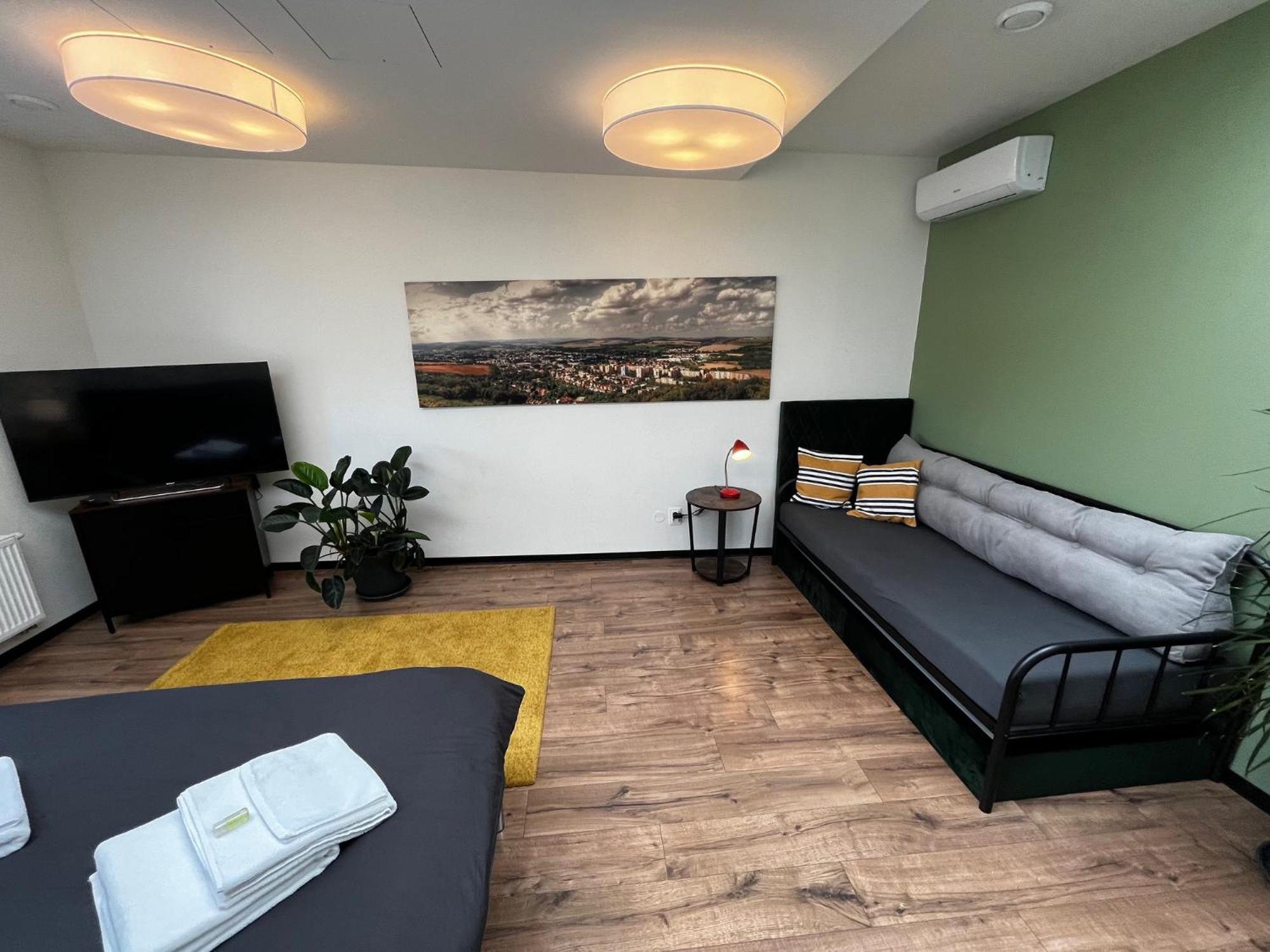 Dobre Misto Hotel Krnov Ngoại thất bức ảnh